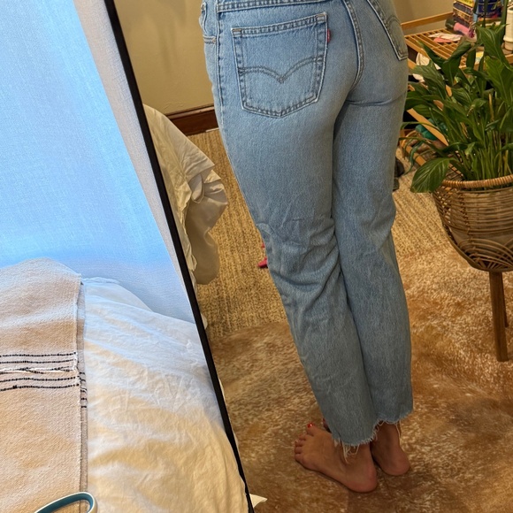 Levi’s Mom Jean - Picture 6 of 6